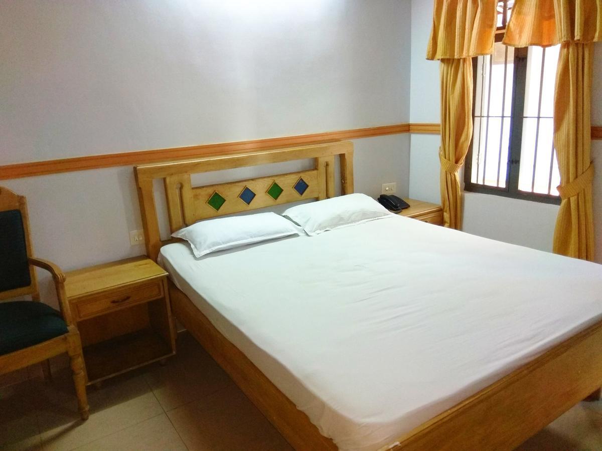 Hotel Maple Regency Kochi Exterior foto
